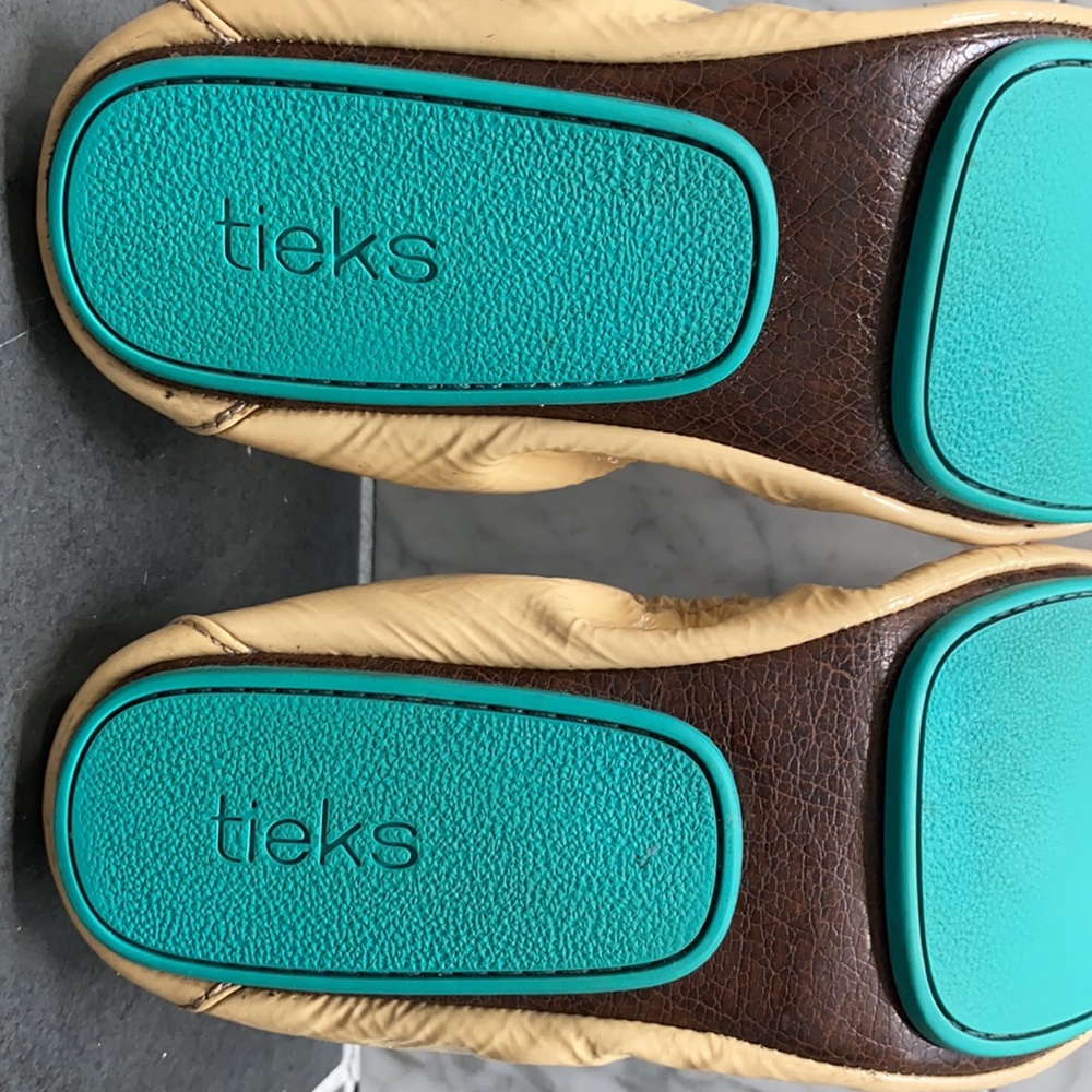 ✨Tieks Biscotti Patent Sz 7✨ - Picture 9 of 12